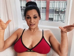 Amatør, Stor røv, Store bryster, Brunette, Give finger, Mor jeg gerne vil kneppe, Solo, Stripning