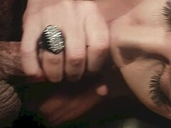 Anális szex, Tekintélyes didik, Cumizás, Ondó fröcskölés, Fehérnemű, Érett feleség, Lovaglás, Régebbi évjáratú pornó