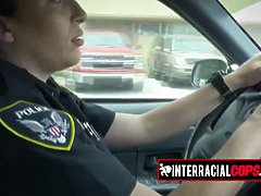 Velik kurac, Fafanje, Hd, Medrasni seks, Policija, Nohte, V javnosti, Trojček