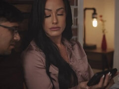 Stor kukk, Kukk suging, Brunette, Hardcore, Milf, Ridning, Stemor, Suging