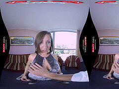 Mature VR porno blasting call girl