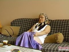 OmaHoteL Horny Grandma Toying Her Hairy Pussy