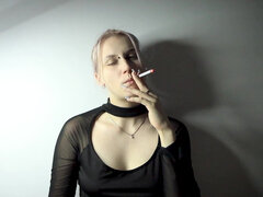 18, Amatéri, Blondína, Hry, Piercing, Fajčenie, Sólo, Teenka