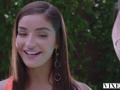 Bikini, Kuřba, Brunetka, Hd, Masturbace, Venku