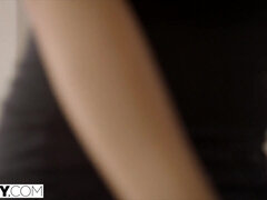 18 ans, Anal, Blonde, Brunette brune, Gorge profonde, 2 femmes 1 homme, Adolescente, Nénés