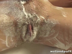 Gorgeous showering brunette Jessica Pat likes pissing so much