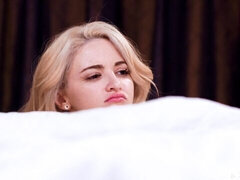 큰 엉덩이, 큰 음경, 큰 가슴, 금발의, 오랄섹스, 자연의 가슴, 짧은 머리, 빼빼한