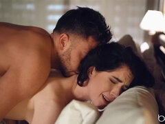 Americano, Dormitorio, Polla, Lamidas, Piscina, Pov, Cabello corto, Tetas