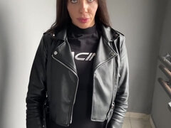 Stora tuttar, Brunett, Sperma shot, Läder, Milf, Pov, Offentlig, Tuttar