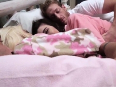 Blonde, Brunette brune, En levrette, Hd, Adolescente, Nénés