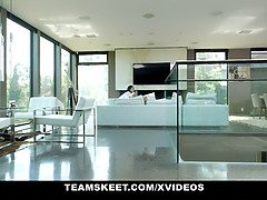 Dildoen, Fingring, Hd, Kyssing, Lesbisk, Milf, Tenåring