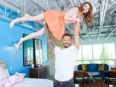 큰 엉덩이, 큰 음경, 큰 가슴, 오랄섹스, 도기스타일, 빨간 머리, 빼빼한, 청소년