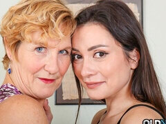 Пальцем, Поцелуи, Белье, Мастурбация, Милф, Киски, Стриптизерша, Сиськи