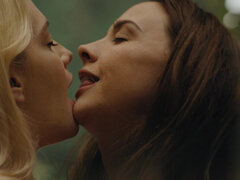 Chanel Preston seduces blonde teen Kenna James