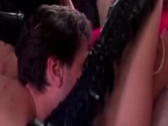 Gros cul, Gros seins, Blonde, Sucer une bite, Doigter, Orgie