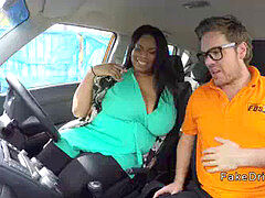 Amateur, Britannique, Rondelette, Grosse, Public, Réalité, Espionne, Voyeur