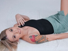 Velik kurac, Blondinka, Doggystyle, Pete, Majhen, Prvoosebno snemanje seksa, Koščena, Joške