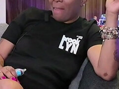 Μαύρος, Ξανθιά, Κούγκαρ, Συμπαθητική, Βρωμόλογα, Ώριμη, Ώριμη γυναίκα, Χαλαρά βυζιά