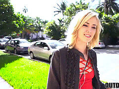 Peniaze, Vonku, Teenka