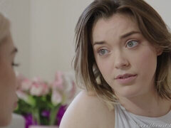 Dormitorio, Rubia, Morena, Penetracion con dedos, Besar, Lesbiana, Lamidas, Adolescente