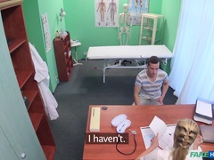 Amatör, Avsugning, Otrohet, Creampie, Doggystyle, Handjobb, Sjuksköterska, Kontor