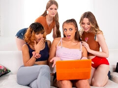 Bozkávanie, Lesbické, Spodná bielizeň, Prirodzené prsia, Pička, Vyholené, Stripping, Teenka