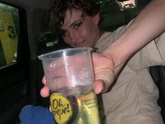 18, Amatør, Bil, Fetisj, Pissing, Alene, Tenåring