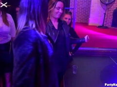 Røv, Sort, Brunette, Dansende, Pik, Gruppe, Kysse, Swingers