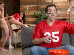 Большой член, Минет, Брюнетки, Собачьи, Лизание, Натуральные сиськи, Киски, Сиськи