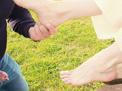 Amateur, Pareja, Fetiche de pies, Masturbacion con pies, Alemán, Al aire libre, Sorpresa