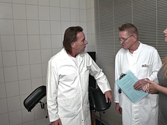 Niemowlę, Duże cycki, Blondynka, Obciąganie, Wytrysk, Lekarz, Podwójna penetracja, Cycki