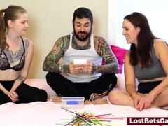 Πίπα, Μελαχροινή, Θηλυκό θηλυκό αρσενικό, Μαλακία, Σκληρό, Ηδ, Γδύσιμο, Τρίο