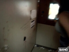 Kukk suging, Brunette, Sperm skott, Ansiktssperm, Runke, Milf, Naturlige bryster, Svelge