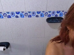 Culo grosso, Pompino, Venire in bocca, Latina, Tette naturali, Rossa, Doccia, Ragazza