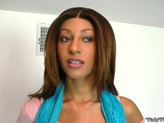 Latina ebony vixen shows us her shaved slit