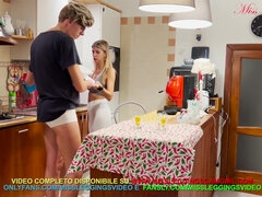 Enthousiasteling, Grote mammen, Blond, Pijpbeurt, Italiaans, Moeder die ik wil neuken, Oom, Maagd