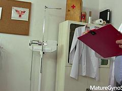 Pervert Gyno Doctor Operates n his Surgery: Milf, Mature  Pornhub Porn