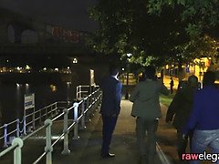 Zadek, Blondýna, Kuřba, Dvojitá penetrace, Gangbang, Skupina, Mezirasové, Venku