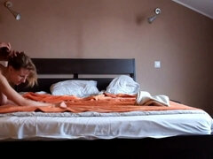 Sex Video d une libertine platinum-blonde a la moule gourmande