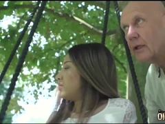 Sucer une bite, Tir de sperme, En levrette, Grandpère, Hard, Léchez, Chatte, Adolescente