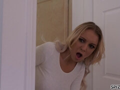 Stor stjärt, Stora tuttar, Blondin, Avsugning, Sperma i munnen, Sperma shot, Hd, Mamma