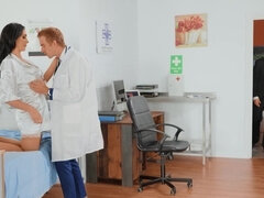 Kiki Daniels gets a deep dicking from cocky doctor
