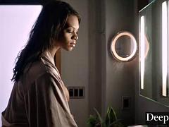 Κώλο γλείψιμο, Μεγάλος πούτσος, Μεγάλα βυζιά, Σκληρό, Βυζιά