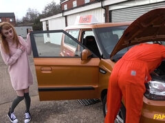 Noire, Voiture, En levrette, Poilue, Interracial, Léchez, Piercing, Pov