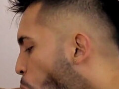 Enthousiasteling, Grote lul, Pijpbeurt, Condoom, Sperma in mond, Sperma shot, Eerste keer