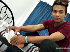 Ασιάτης, Πόδια, Ποδολαγνεία, Τραβώντας μαλακία, Μόνος