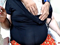 Live romantic performance at a public show - Netuhubby