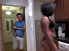 Obciąganie, Brytyjski, Wytrysk, Ciemna karnacja, Europejski, Wielorasowy, Lizanie, Uwiedziony