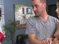 Sucer une bite, Brunette brune, Couple, Médecin, Hard, Hd, Mère que j'aimerais baiser, Bureau