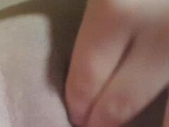 Brunette, Buttet, Kvinde, Give finger, Hjemmelavet, Onani, Naturlige bryster, Solo